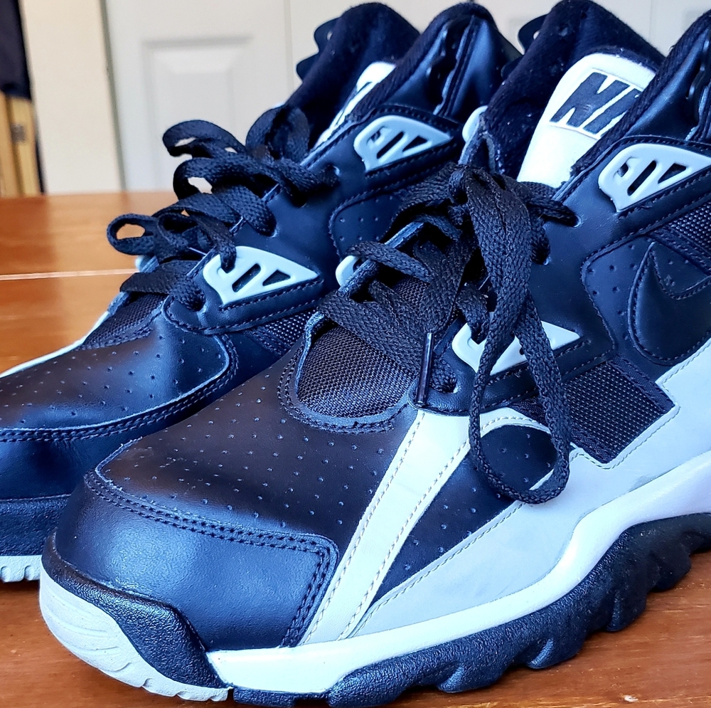 • Nike Air Trainer. High Raiders. Size 11. Excellent Condition. 302346-013
